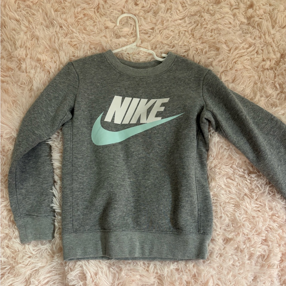 Nike Heather Gray Sweatshirt